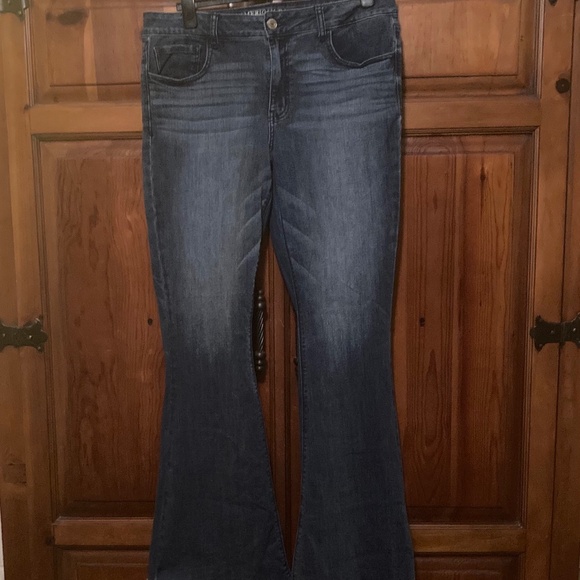 American Eagle High Rise Artist Flare Jean Size 16L - Picture 1 of 4
